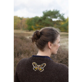 EMBROIDERY ON KNITS by Judit Gummlich