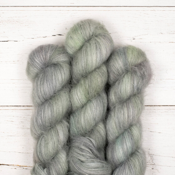 Suri Silk Fluff Light // BYE-BYE //