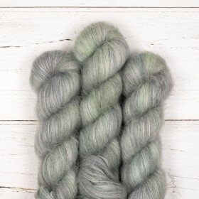 Suri Silk Fluff Light // BYE-BYE //
