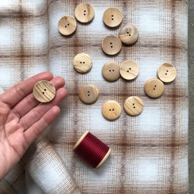 Wood button - 25 mm