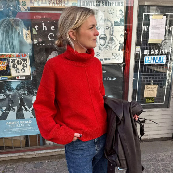 Scarlet Sweater DE