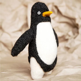 % Anna Maltz - Penguin - A knit collection